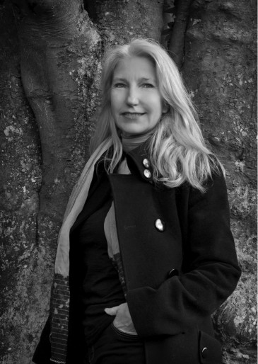Jennifer Fahrni - photo 2 by Victoria Johnson