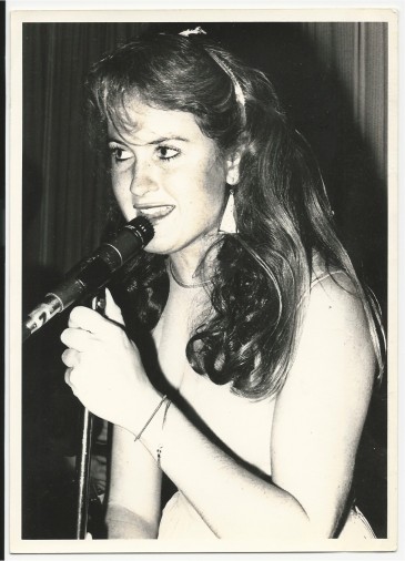 Erica Leiren performing at a Debutantes gig - Dave Jacklin photo