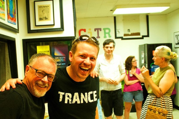 laughing Alumni part old SUB 600 x 400